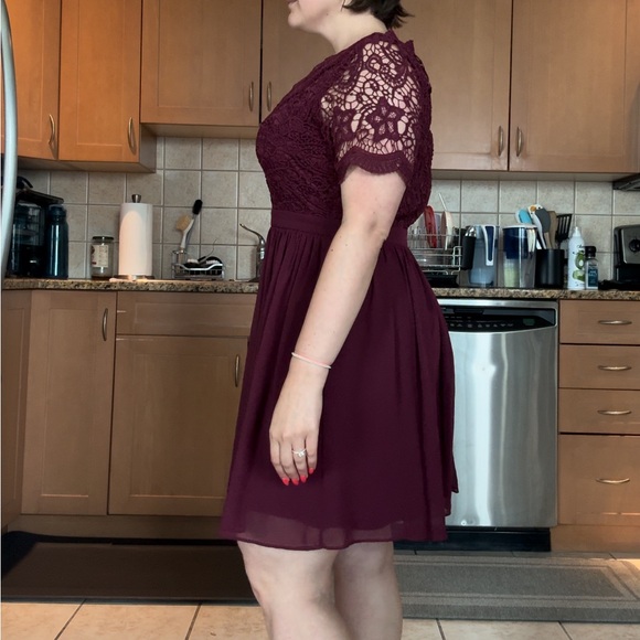 Lulu’s Wine Lace Dress - Picture 3 of 5